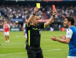 Kartu Merah dan Kuning dalam Sepak Bola: Sejarah, Aturan, dan Peranannya